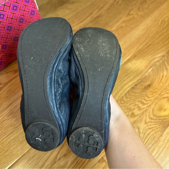 Tory Burch Eddie Navy Leather Ballet Flats with Rhinestone Bow — Size 6.5 - Picture 7 of 7